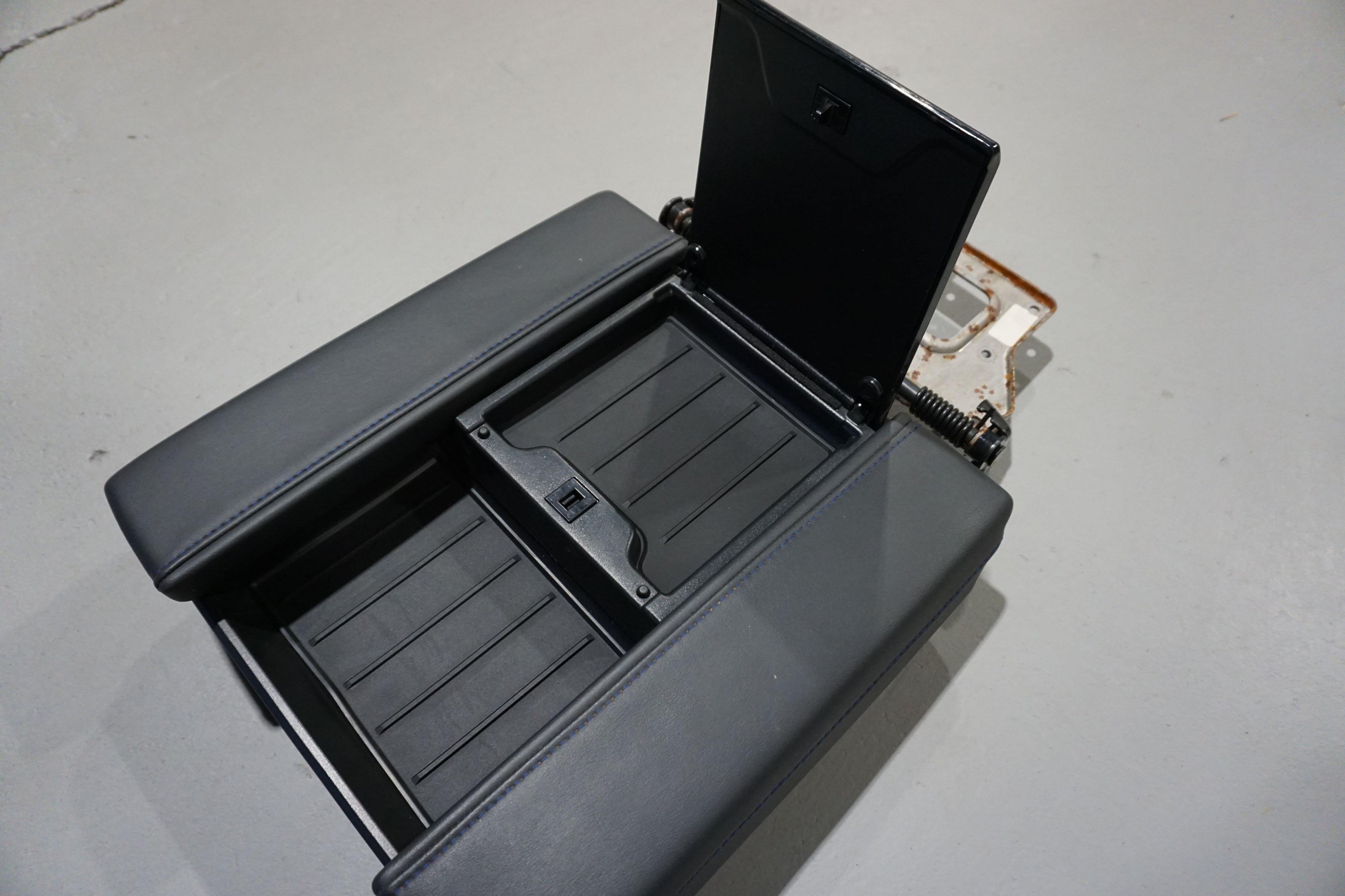 Center Console Tray Liner (2022+ Tundra Platinum) - 1PC BLACK