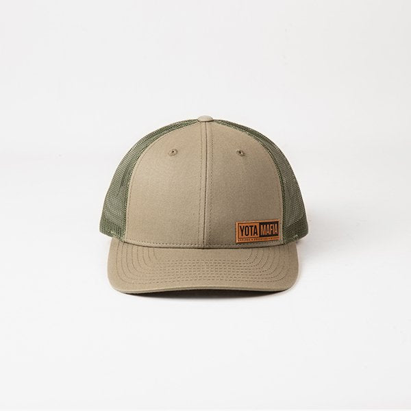 SMALL LEATHER PATCH TRUCKER HAT MOSS/KHAKI