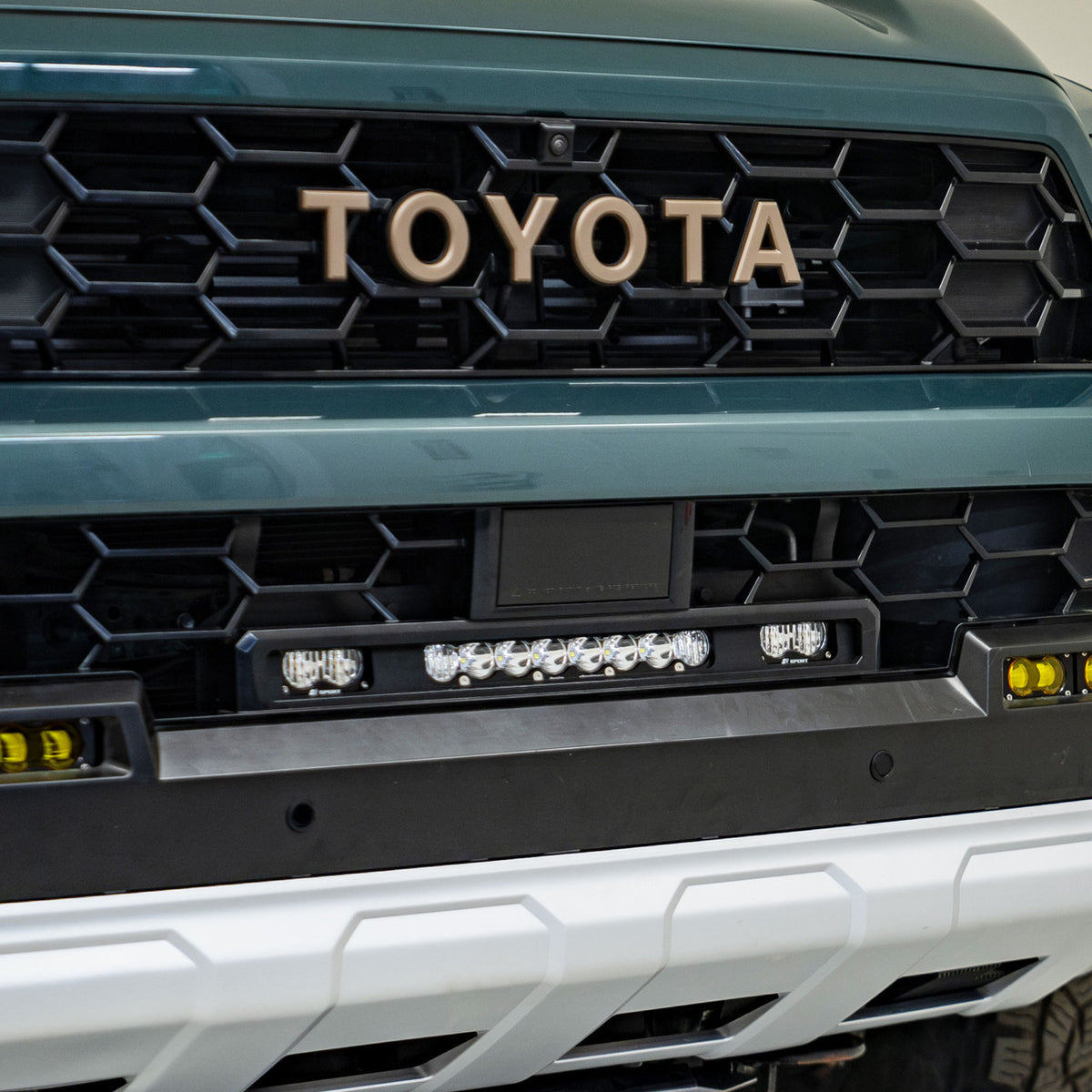 Baja Designs S8 10-inch/S2 Pro Grille Light Replacement Kit - 2025-2026 Toyota 4Runner, TRD Pro - manufacturer image 90906